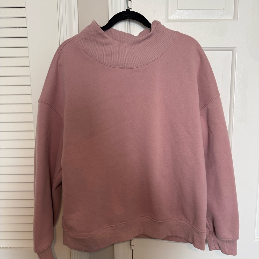 Women’s Crewneck Sweatshirt